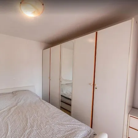 Apartment Belvi *